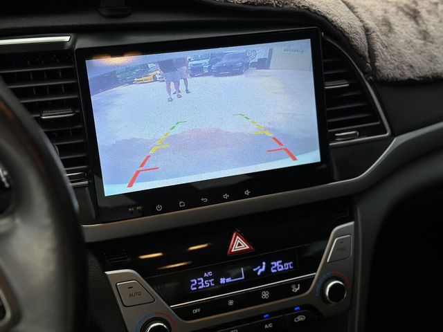 HYUNDAI現代 ELANTRA  第4張相片