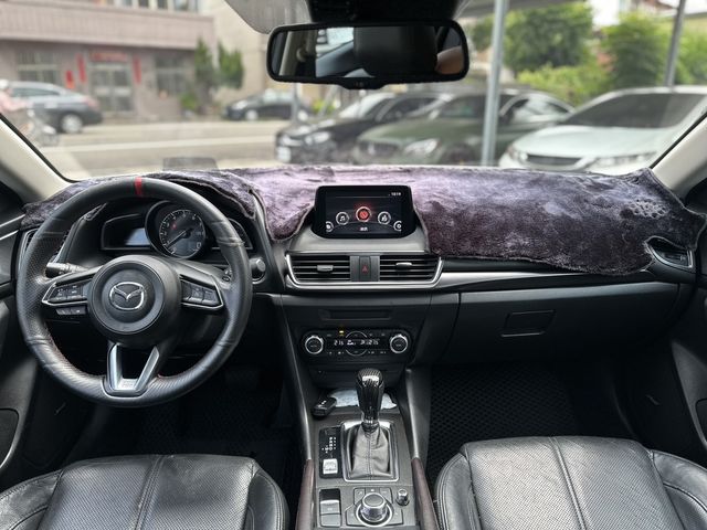 MAZDA馬自達 MAZDA 3  第6張相片