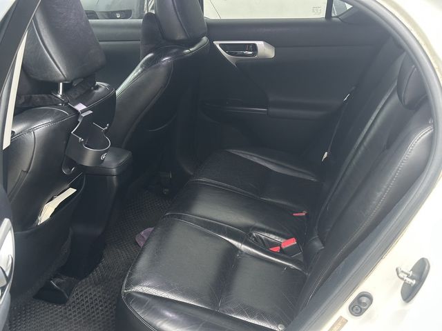 LEXUS凌志 CT200H  第4張相片