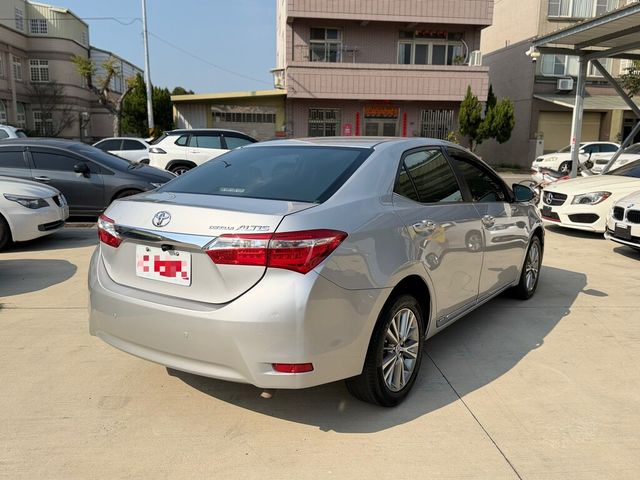 TOYOTA豐田 ALTIS  第2張相片