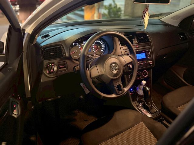 VOLKSWAGEN福斯 POLO  第2張相片