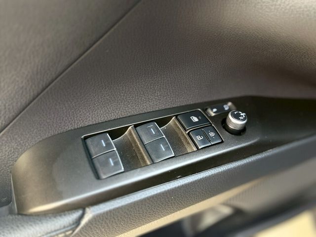 TOYOTA豐田 CAMRY  第5張相片