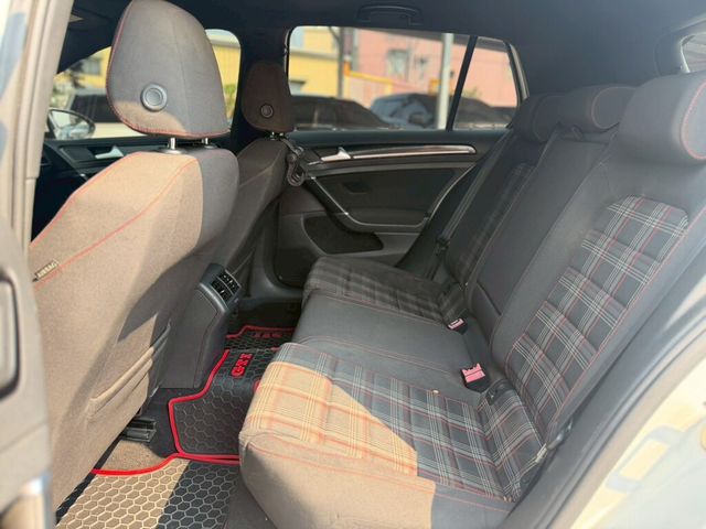 VOLKSWAGEN福斯 GOLF GTI  第4張相片