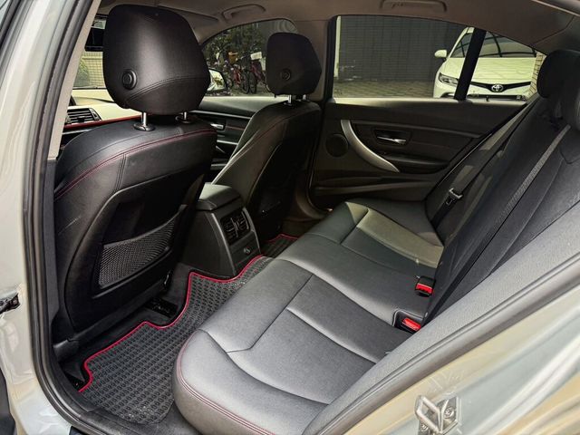 BMW寶馬 320I SPORT LINE  第4張相片