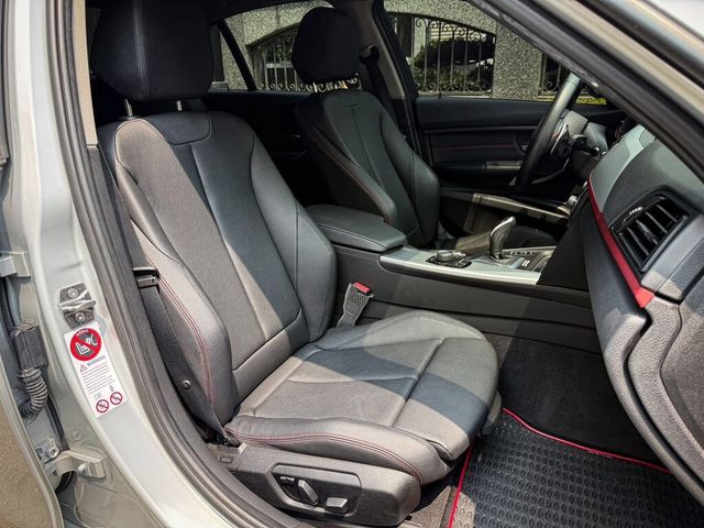BMW寶馬 320I SPORT LINE  第5張相片