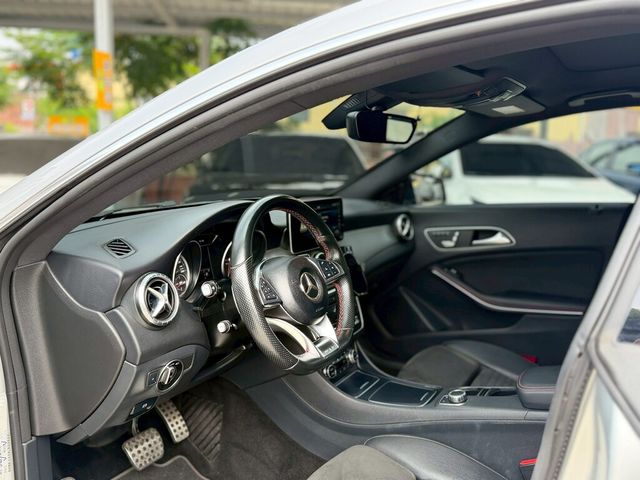 M-BENZ賓士 CLA250 SHOOTING BRAKE  第4張相片