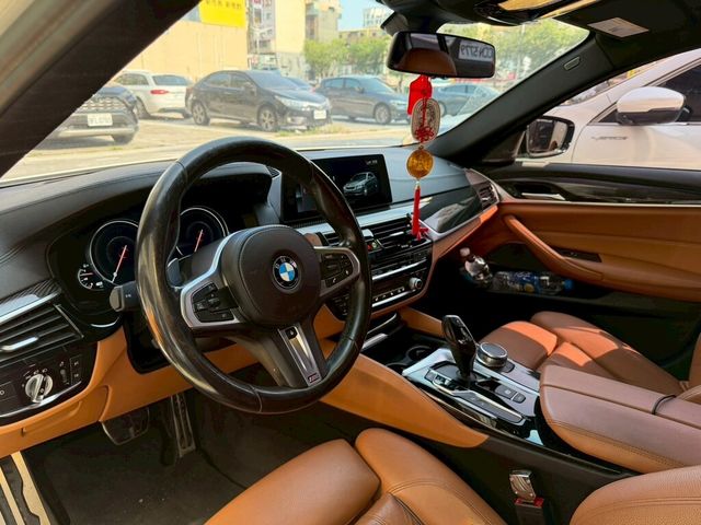 BMW寶馬 540I  第6張相片