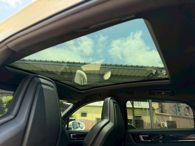 PORSCHE保時捷 CAYENNE  第5張相片