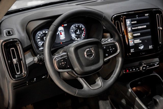 XC40 T2 原廠保固2027.06/安全滿配/環景/CarPlay  第10張相片