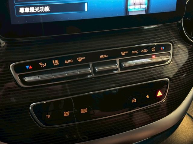 選配第二排頭等艙座椅/皆在原廠保養/原廠保固至2025.11  第8張相片