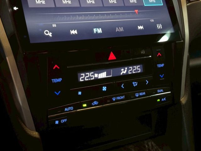 加裝胎壓偵測器、抬頭顯示器、大螢幕安卓機 一手車皆在原廠保養  第5張相片