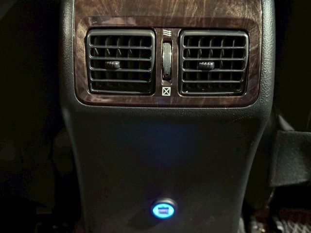 加裝胎壓偵測器、抬頭顯示器、大螢幕安卓機 一手車皆在原廠保養  第15張相片