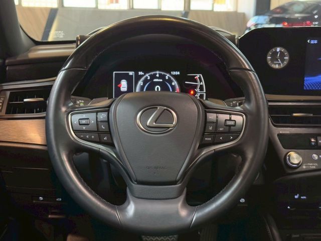ES200/一手車原鈑件/皆在原廠保養/原廠保固至2026.05  第5張相片