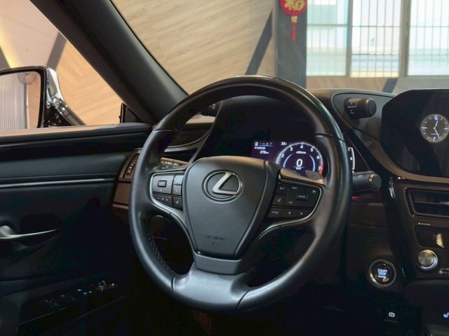 ES200/一手車原鈑件/皆在原廠保養/原廠保固至2026.05  第6張相片
