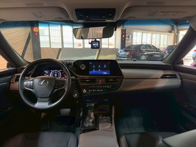 ES200/一手車原鈑件/皆在原廠保養/原廠保固至2026.05  第7張相片
