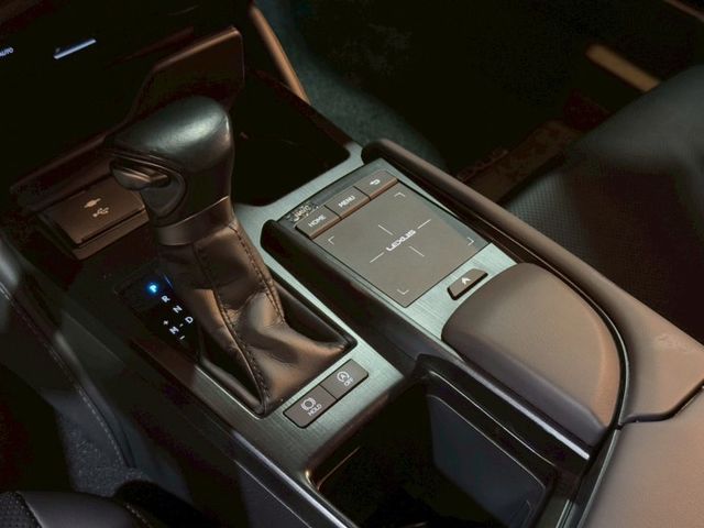 ES200/一手車原鈑件/皆在原廠保養/原廠保固至2026.05  第9張相片