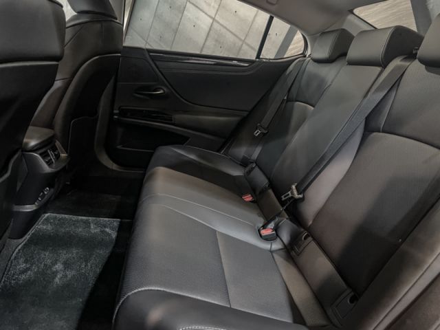 低里程/一手車原鈑件/天窗/電熱椅/無線CarPly/原廠保固至2028.2  第6張相片