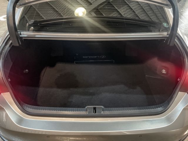 低里程/一手車原鈑件/天窗/電熱椅/無線CarPly/原廠保固至2028.2  第12張相片
