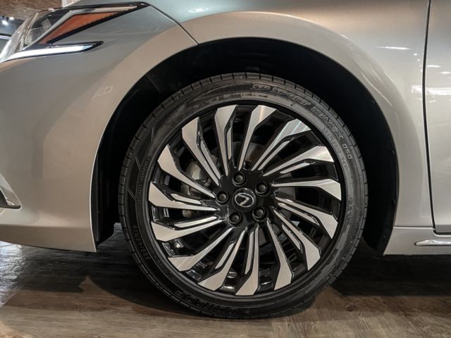 低里程/一手車原鈑件/天窗/電熱椅/無線CarPly/原廠保固至2028.2  第14張相片
