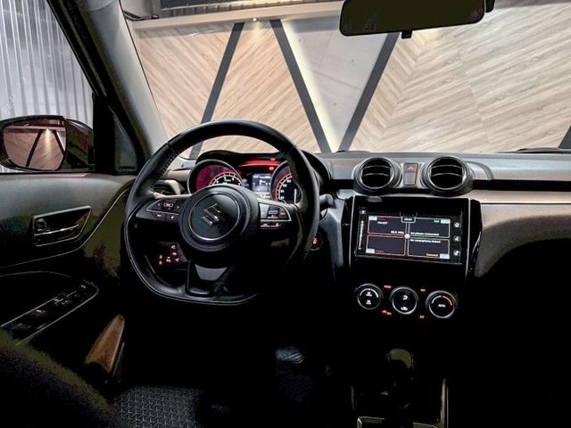 省油省稅｜油電優質都會小車｜Carplay｜ACC｜盲點｜摸門都給你  第8張相片