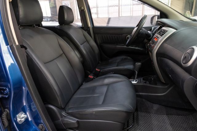 大空間都會代步車｜車頂行李架｜車體防刮套件｜皮椅  第7張相片