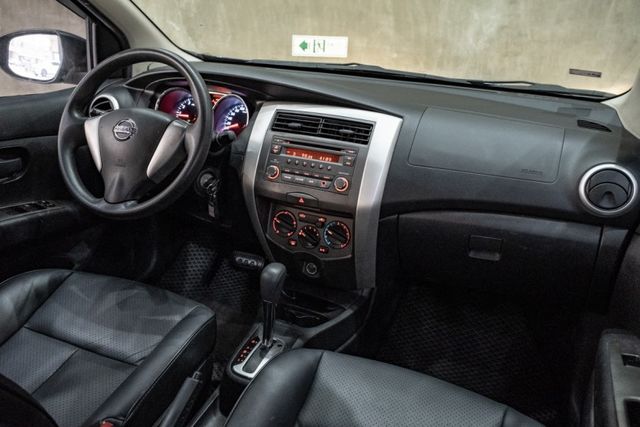 大空間都會代步車｜車頂行李架｜車體防刮套件｜皮椅  第8張相片