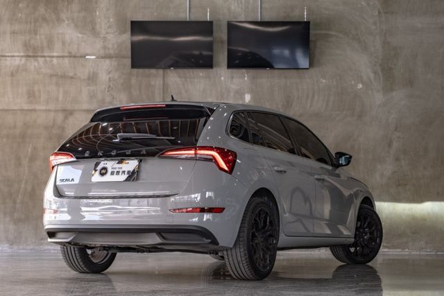 1.5L｜原廠保固中｜ACC/AEB/盲點/置中｜Carplay｜電熱椅｜電尾門  第2張相片