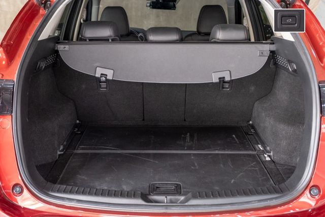 Carbon Edition｜Bose音響｜抬顯｜ACC/AEB/盲點｜電動椅｜無線充電｜環景  第10張相片