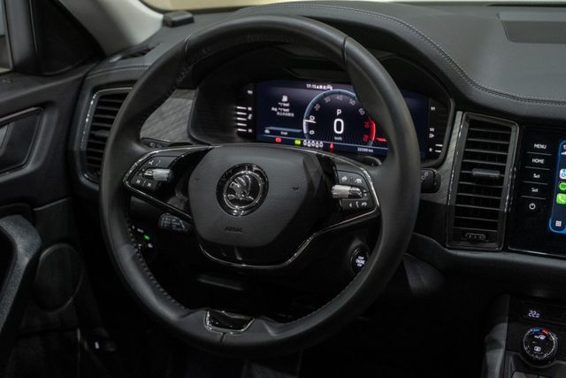 4x4尊榮版｜七人座｜全景天窗｜主被動安全輔助駕駛｜360環景｜電尾門｜保固至2027  第4張相片