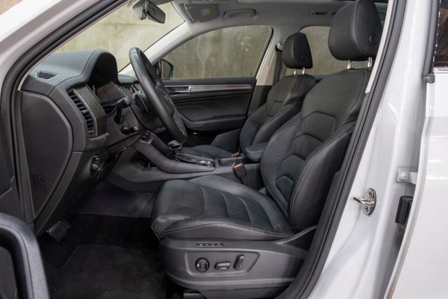 4x4尊榮版｜七人座｜全景天窗｜主被動安全輔助駕駛｜360環景｜電尾門｜保固至2027  第5張相片