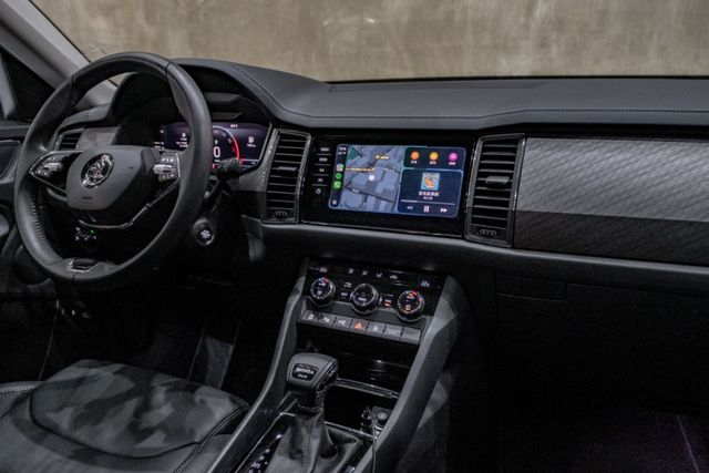 4x4尊榮版｜七人座｜全景天窗｜主被動安全輔助駕駛｜360環景｜電尾門｜保固至2027  第10張相片