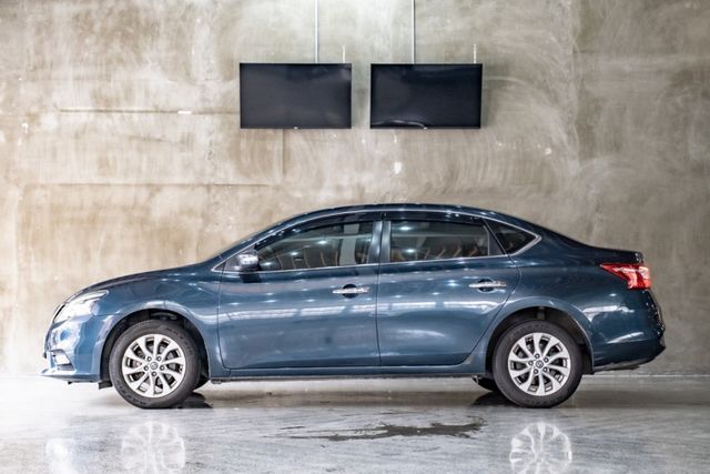 優質代步車推薦｜無待修｜中控螢幕｜倒車影像｜藍牙連線｜定速巡航｜抬頭顯示  第10張相片