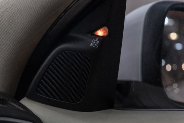 D4旗艦版｜車況佳便宜賣｜天窗｜導航｜盲點/車道變換輔助/偏離警示｜雙色內裝｜送車頂行李架  第9張相片