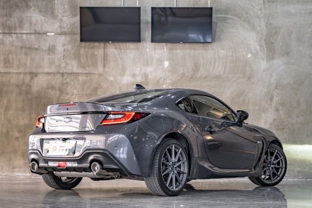 6AT 2.4ES｜原廠保固至2028.03｜EyeSight智能輔助駕駛｜倒車影像｜Carplay｜雙座電熱通風椅  第2張相片