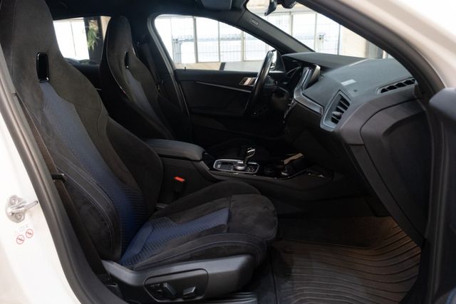 Edition M｜跑車座椅｜電動尾門｜無線Carplay|M18吋鋁圈｜M空力套件｜5AT輔助駕駛  第7張相片