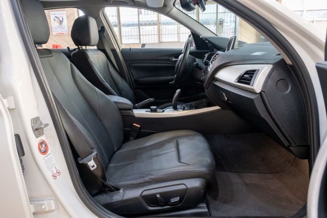 五門後驅/操控優異｜HID頭燈｜倒車影像｜雙前電動椅｜免鑰匙啟動  第7張相片