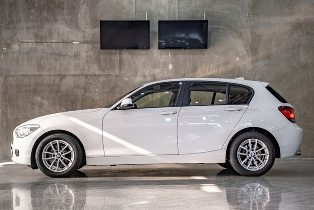 五門後驅/操控優異｜HID頭燈｜倒車影像｜雙前電動椅｜免鑰匙啟動  第11張相片