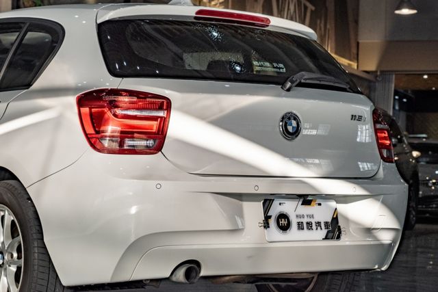 五門後驅/操控優異｜HID頭燈｜倒車影像｜雙前電動椅｜免鑰匙啟動  第13張相片