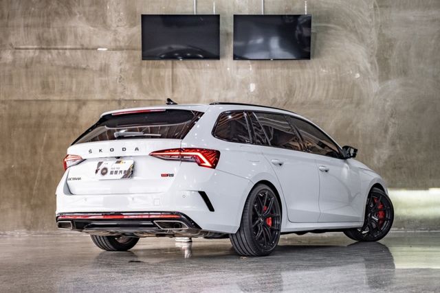 RS版｜原廠保固至2027.9|EYE智能輔助駕駛｜電子限滑差速器｜全景天窗  第2張相片