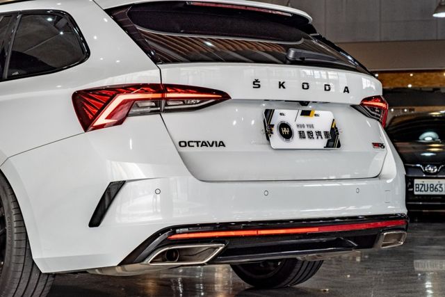 RS版｜原廠保固至2027.9|EYE智能輔助駕駛｜電子限滑差速器｜全景天窗  第13張相片