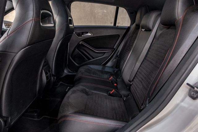 CLA250 Shooting Brake｜車況優無待修｜全景天窗｜Carplay｜雙前電動跑車椅｜電動尾門  第5張相片