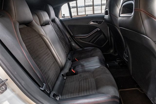 CLA250 Shooting Brake｜車況優無待修｜全景天窗｜Carplay｜雙前電動跑車椅｜電動尾門  第6張相片