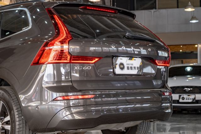 XC60 B5 Plus｜保固至2026.12｜全景天窗｜h/k音響｜環景影像｜抬頭顯示｜無線充電  第16張相片