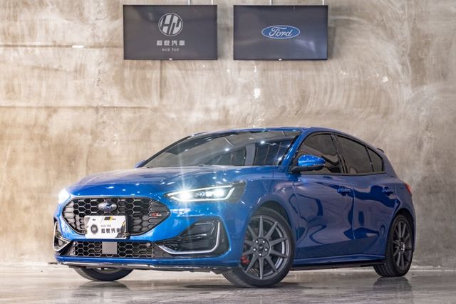 Focus ST-Line Vignale｜空力套件｜LED矩陣式頭燈｜荒島藍特仕車色｜13吋大螢幕  第1張相片