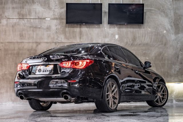 Q50 旗艦版｜Bose音響｜Carplay｜ACC/AEB/車道偏離｜天窗｜19吋輕量化輪圈  第2張相片