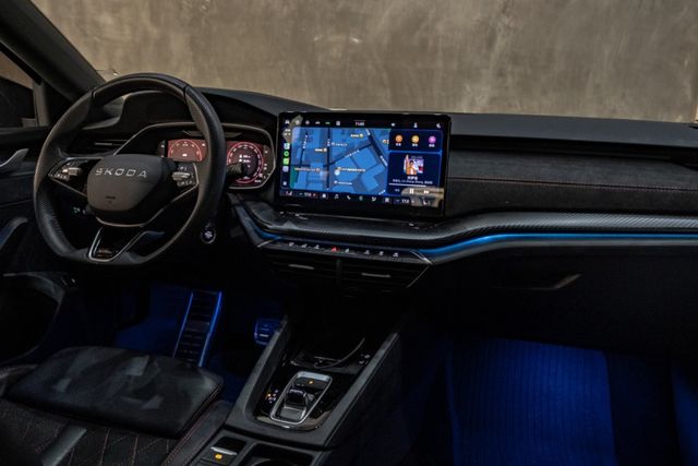 Octavia Combi RS｜升級避震器/輪圈(原廠件都在)｜保固至2031.9  第7張相片