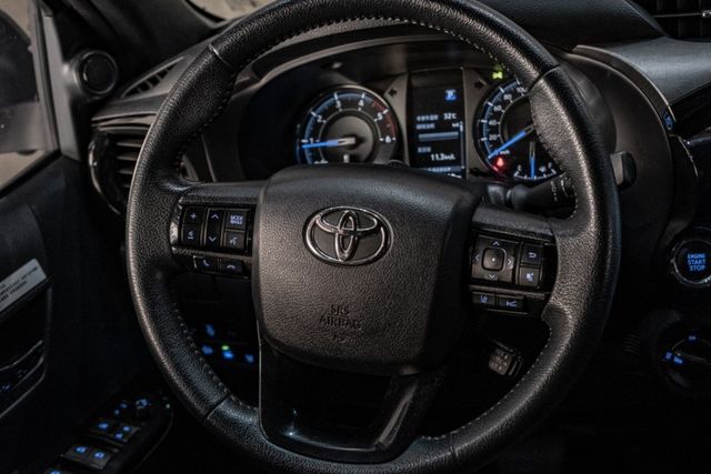 Hilux 貨卡｜四輪傳動｜後貨箱拉簾｜ACC/AEB｜環景｜電熱通風椅｜抬頭顯示  第3張相片