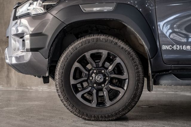 Hilux 貨卡｜四輪傳動｜後貨箱拉簾｜ACC/AEB｜環景｜電熱通風椅｜抬頭顯示  第11張相片