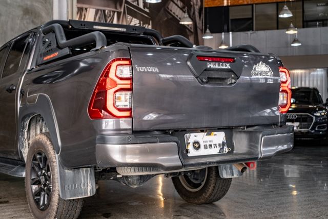 Hilux 貨卡｜四輪傳動｜後貨箱拉簾｜ACC/AEB｜環景｜電熱通風椅｜抬頭顯示  第13張相片