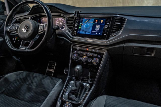 T-Roc 330TSI R-Line｜四輪傳動｜全景天窗｜電熱椅｜電尾門  第7張相片